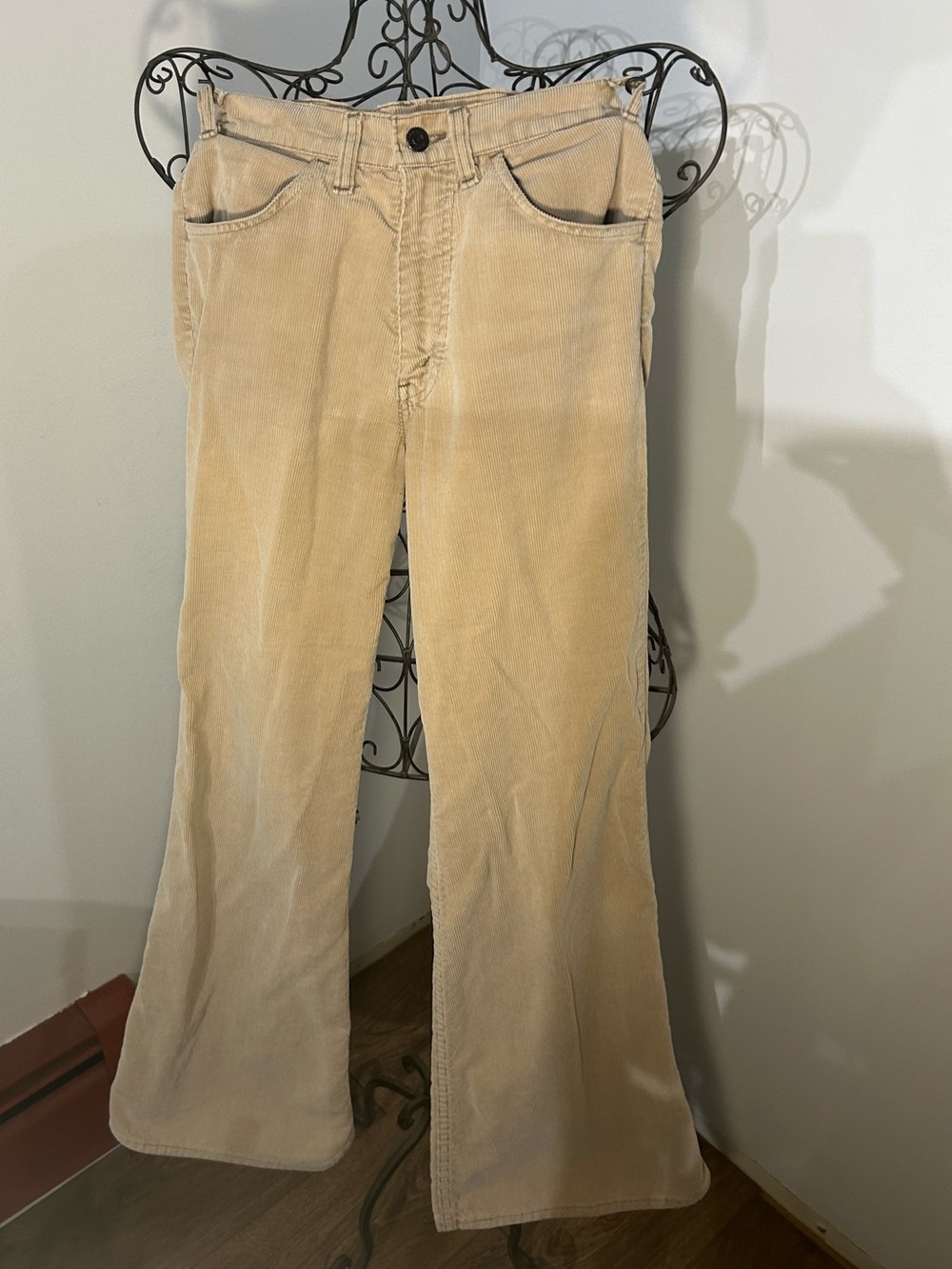 Vintage Levi’s corduroy 30”